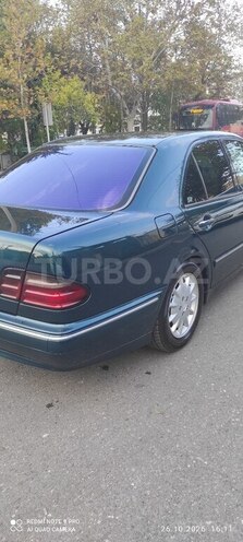 Mercedes E 220 2001, 335,705 km - 2.2 л - Gəncə