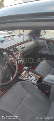 Mercedes E 220 2001, 335,705 km - 2.2 л - Gəncə