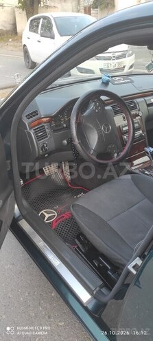 Mercedes E 220 2001, 335,705 km - 2.2 л - Gəncə