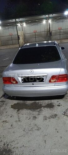 Mercedes E 290 1997, 445,600 km - 2.9 л - Bakı