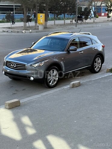 Infiniti QX70 2014, 109,858 km - 3.7 l - Quba