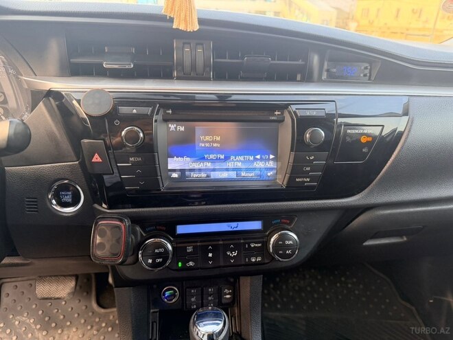 Toyota Corolla 2015, 285,000 km - 1.6 l - Bakı