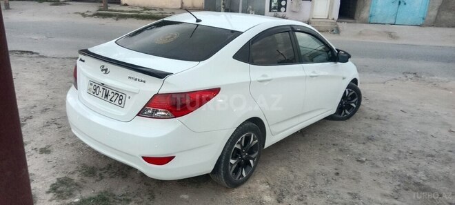 Hyundai Accent 2011, 335,000 km - 1.6 л - Bakı