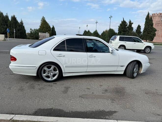 Mercedes E 240 2001, 296,000 km - 2.6 л - Bərdə