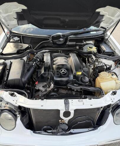 Mercedes E 240 2001, 296,000 km - 2.6 л - Bərdə