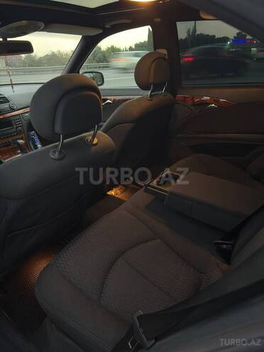 Mercedes E 240 2003, 295,000 km - 2.6 l - Bakı