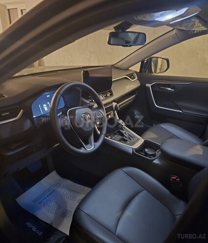 Toyota RAV4 2025, 20,800 km - 2.5 l - Bakı