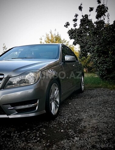 Mercedes C 250 2012, 298,000 km - 1.8 л - Yevlax