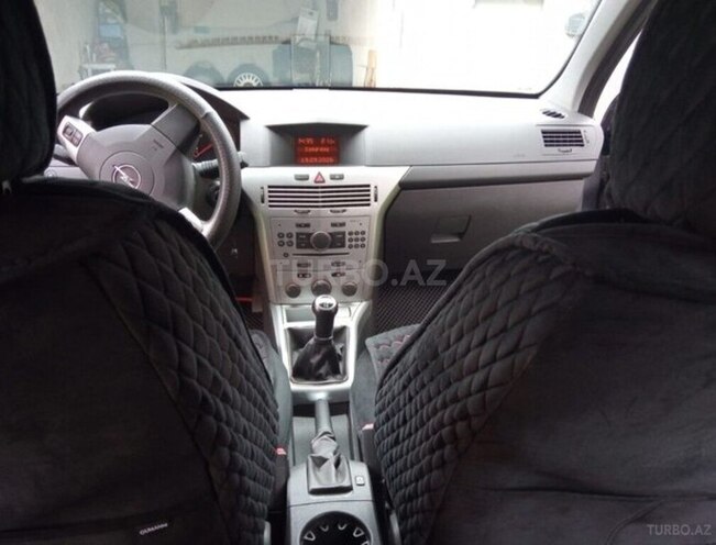 Opel Astra 2009, 218,000 km - 1.4 l - Qusar