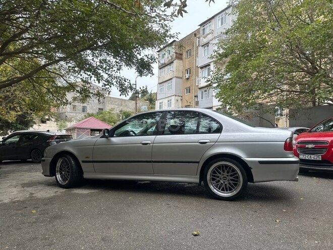 BMW 525 2001, 348,000 km - 2.5 l - Bakı