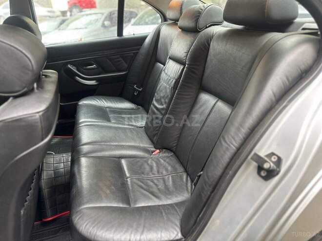 BMW 525 2001, 348,000 km - 2.5 l - Bakı