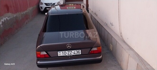 Mercedes 220 E 1993, 425,000 km - 2.2 l - Sumqayıt