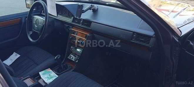 Mercedes 220 E 1993, 425,000 km - 2.2 l - Sumqayıt