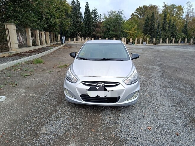 Hyundai Accent 2015, 238,917 km - 1.6 л - Yevlax
