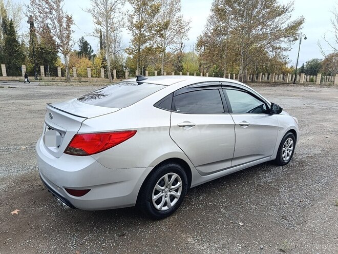 Hyundai Accent 2015, 238,917 km - 1.6 л - Yevlax