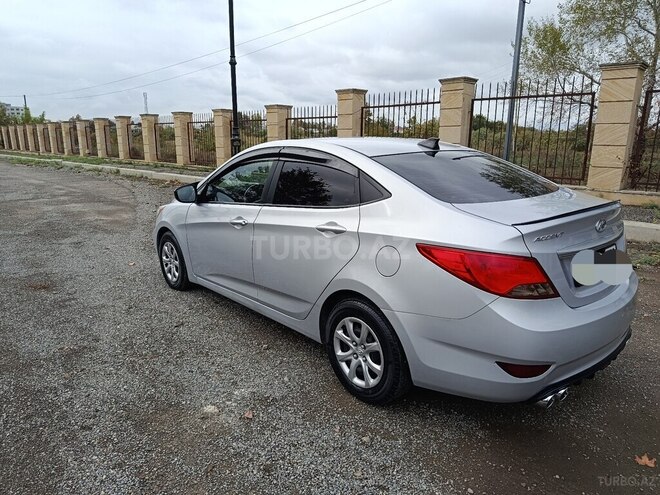 Hyundai Accent 2015, 238,917 km - 1.6 л - Yevlax