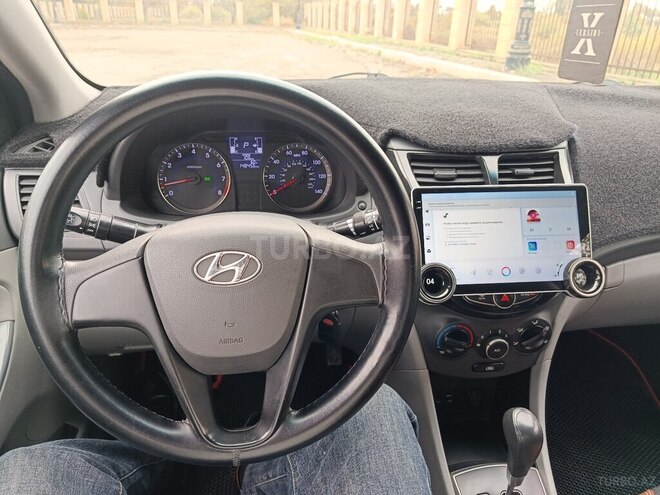 Hyundai Accent 2015, 238,917 km - 1.6 л - Yevlax