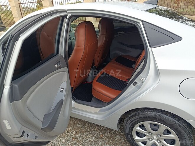 Hyundai Accent 2015, 238,917 km - 1.6 л - Yevlax