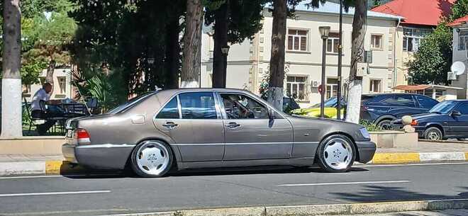 Mercedes  1992, 154,487 km - 2.8 l - Zaqatala