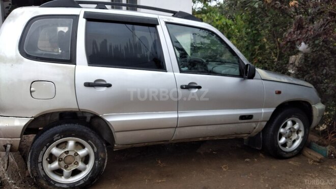 Chevrolet Niva 2006, 170,000 km - 1.7 l - Lerik