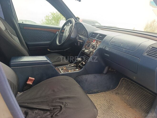 Mercedes C 220 1995, 450,000 km - 2.2 l - Qazax