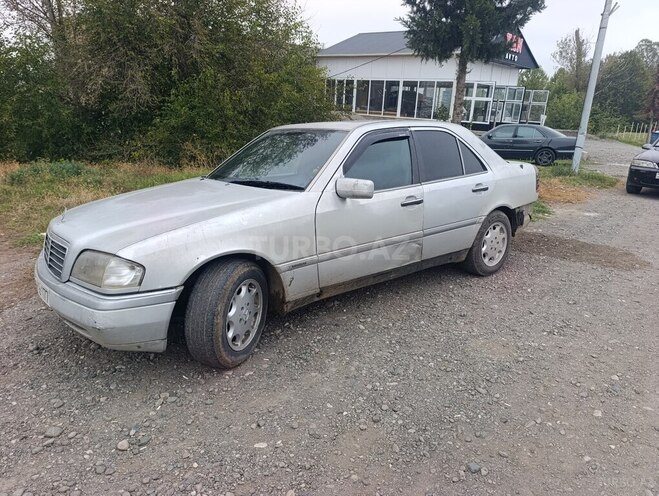 Mercedes C 220 1995, 450,000 km - 2.2 l - Qazax
