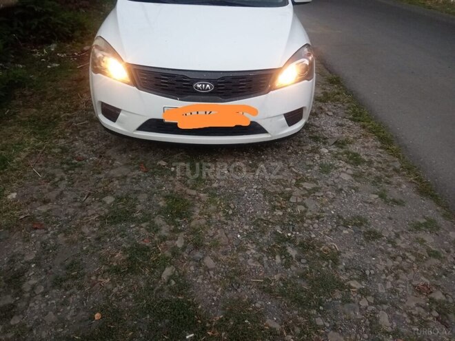 Kia  2009, 300,000 km - 1.4 л - Balakən
