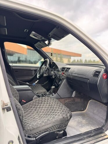 Mercedes C 200 1998, 465,000 km - 2.0 l - Quba