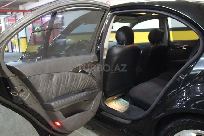 Mercedes E 240 2002, 368,000 km - 2.6 л - Gəncə