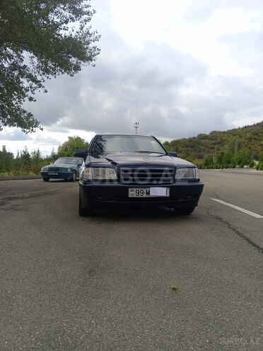 Mercedes C 200 2000, 324,000 km - 2.0 l - Şəki