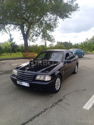 Mercedes C 200 2000, 324,000 km - 2.0 l - Şəki