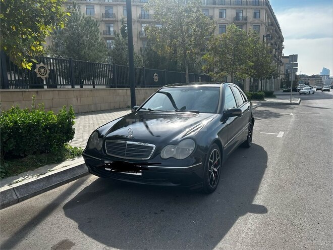 Mercedes C 320 2000, 240,000 km - 3.2 l - Bakı