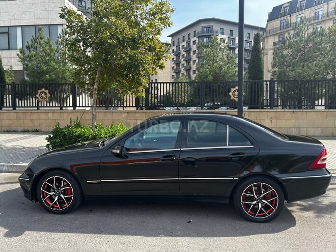 Mercedes C 320 2000, 240,000 km - 3.2 l - Bakı