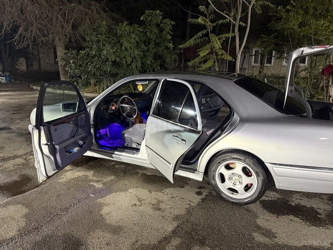 Mercedes E 220 1998, 551,000 km - 2.2 l - Bakı