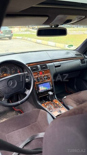 Mercedes E 240 1999, 300,000 km - 2.4 л - Bakı