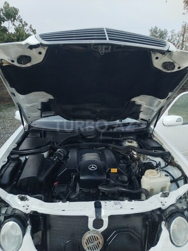 Mercedes E 280 2000, 330,000 km - 2.8 l - Kürdəmir