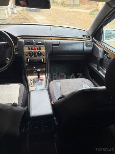 Mercedes E 220 1999, 340,294 km - 2.2 l - Bakı