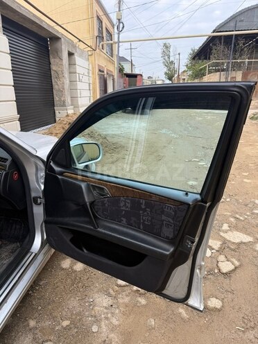 Mercedes E 220 1999, 340,294 km - 2.2 l - Bakı