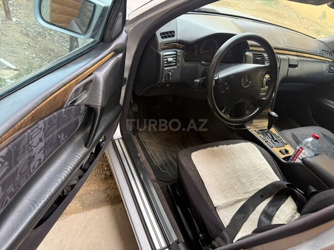 Mercedes E 220 1999, 340,294 km - 2.2 l - Bakı