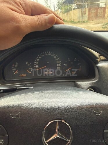 Mercedes E 220 1999, 340,294 km - 2.2 l - Bakı