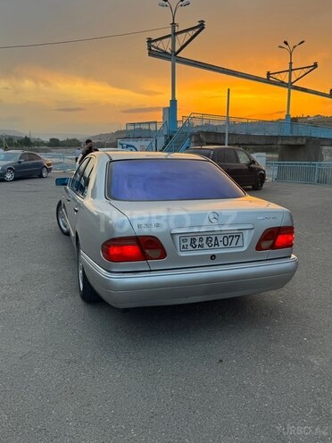 Mercedes E 230 1997, 490,000 km - 2.3 l - Quba