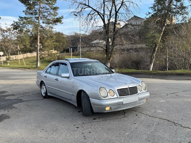 Mercedes E 230 1997, 490,000 km - 2.3 l - Quba
