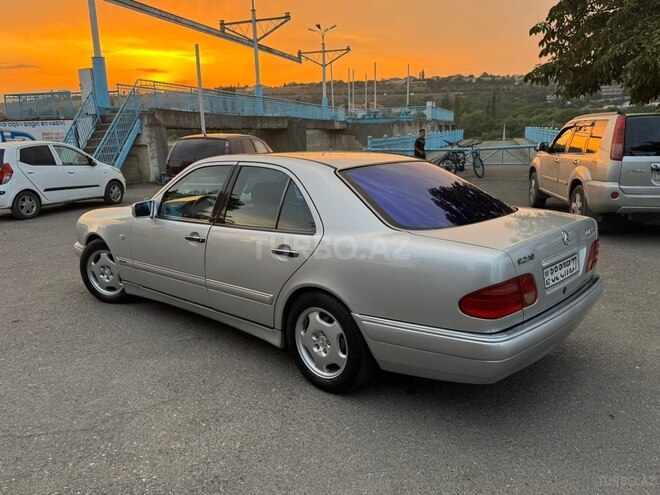 Mercedes E 230 1997, 490,000 km - 2.3 l - Quba