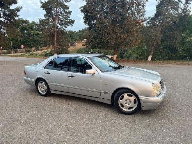 Mercedes E 230 1997, 490,000 km - 2.3 l - Quba