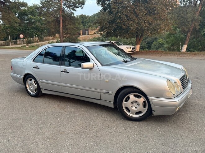 Mercedes E 230 1997, 490,000 km - 2.3 l - Quba