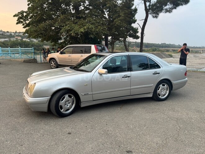 Mercedes E 230 1997, 490,000 km - 2.3 l - Quba