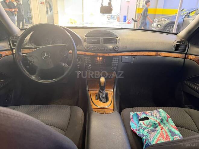 Mercedes E 240 2002, 261,000 km - 2.6 l - Gəncə