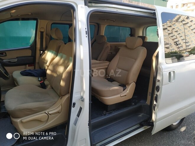 Hyundai H-1 2010, 395,000 km - 2.5 л - Bakı