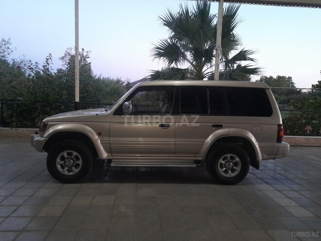 Mitsubishi Pajero 1992, 285,544 km - 2.5 l - Sabirabad