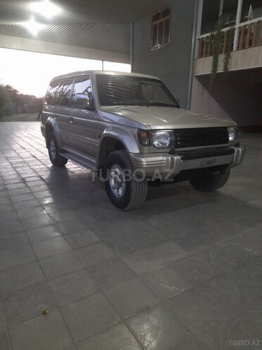 Mitsubishi Pajero 1992, 285,544 km - 2.5 l - Sabirabad